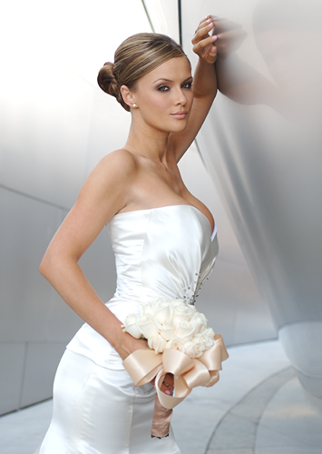 Bridal party beauty prep before photos and ceremony