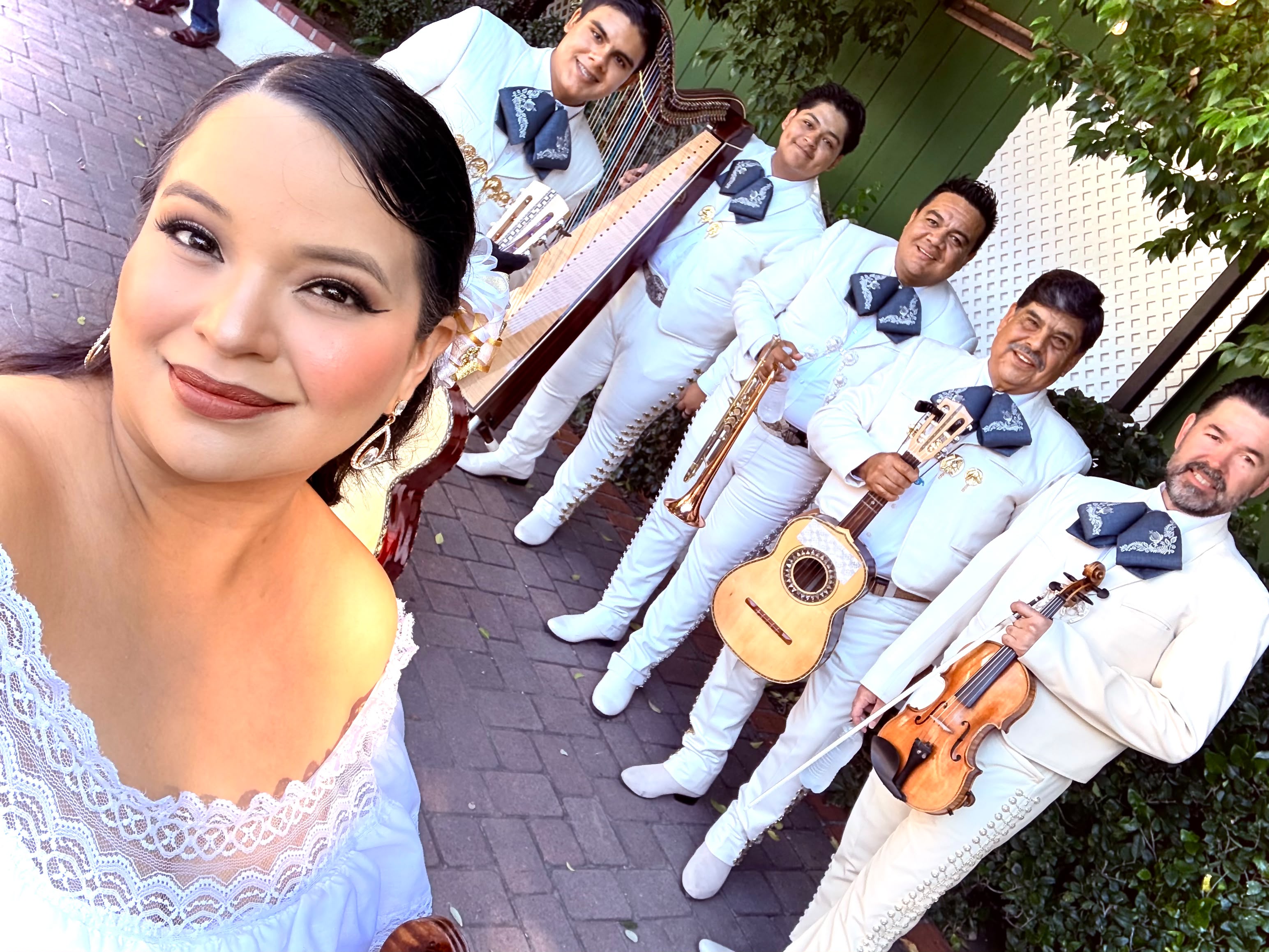 Mariachi Sonidos de mi Pueblo photo